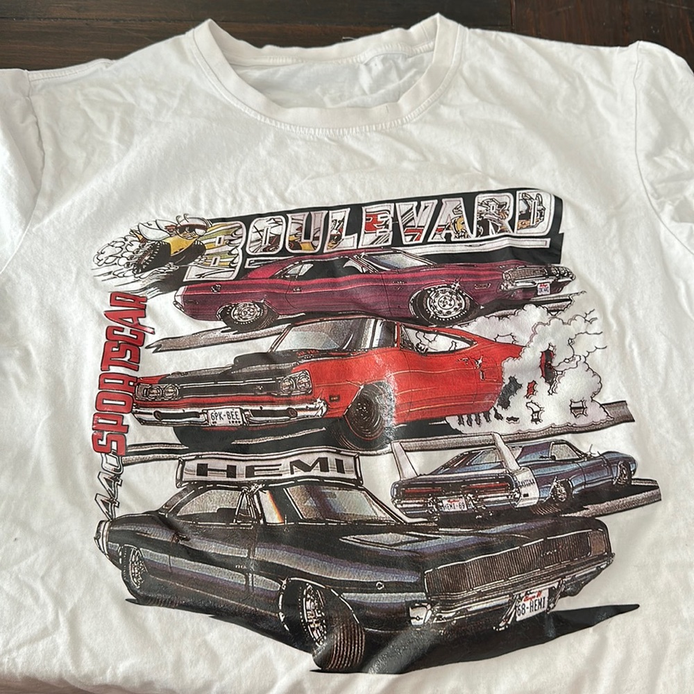 Men’s white t shirt